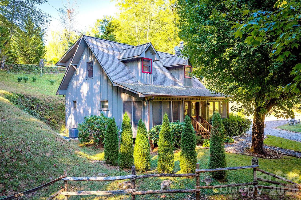 28 Froggy Bottom Tr., Canton, NC 28716