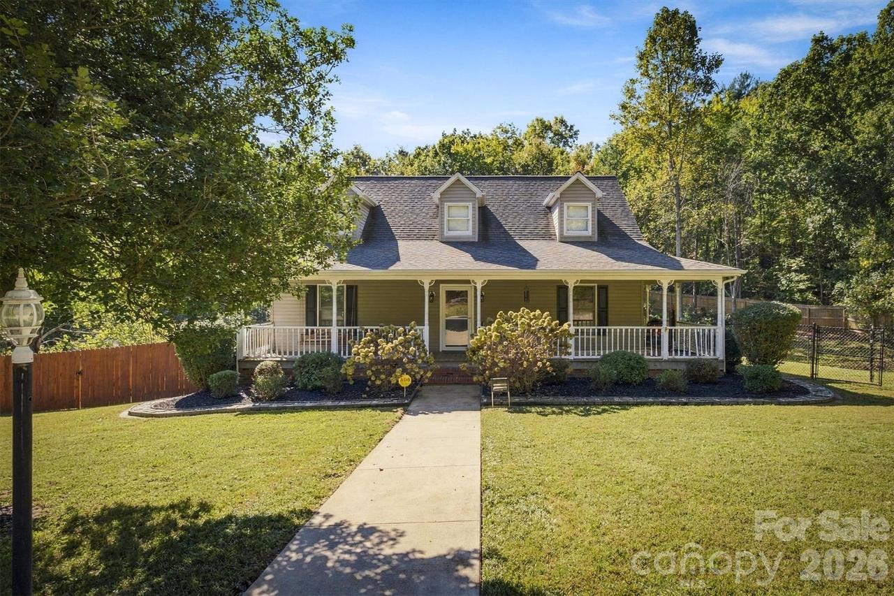 2759 Country Meadows Ln., Valdese, NC 28690