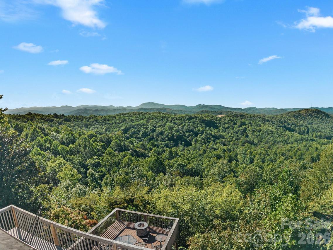 70 Moor Ln., Brevard, NC 28712