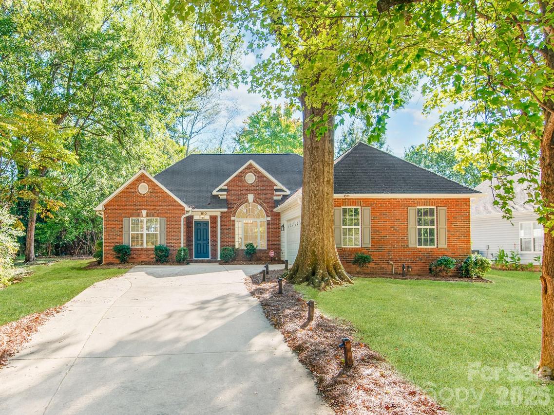 810 Greenhill Dr., Charlotte, NC 28217