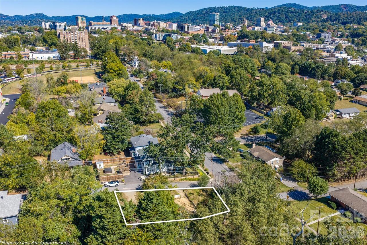 271 S French Broad Ave., Asheville, NC 28801
