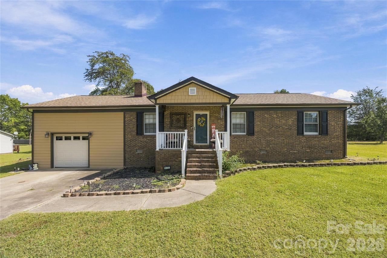 305 W Timberland Dr., Grover, NC 28073