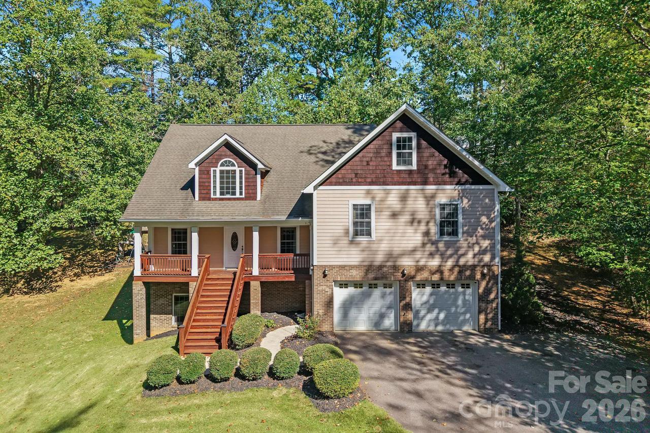 15 Hope Rd., Weaverville, NC 28787