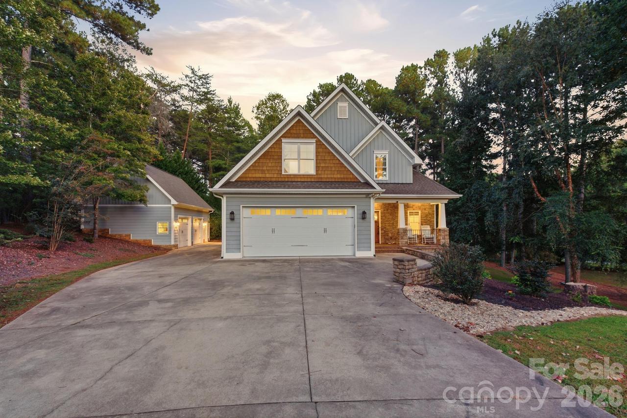 5596 Bridgewater Dr., Granite Falls, NC 28630