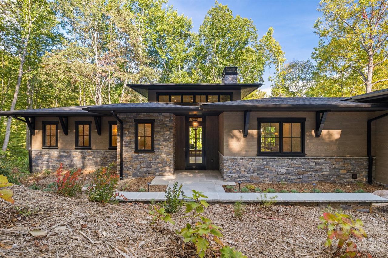 505 Barrington Dr., Asheville, NC 28803