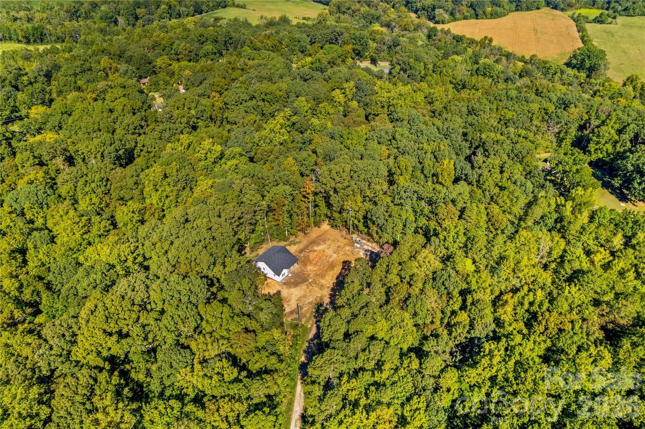 127 Katie Ln., Statesville, NC 28625