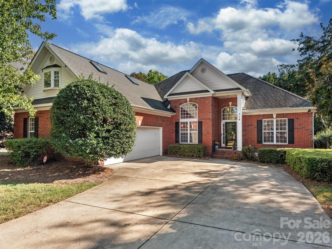 714 Corinthian Pl., Charlotte, NC 28211