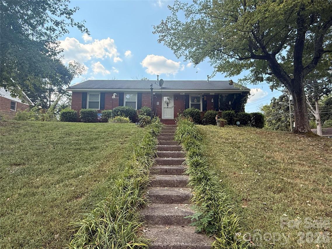 8100 Carrolwood Dr., Charlotte, NC 28217