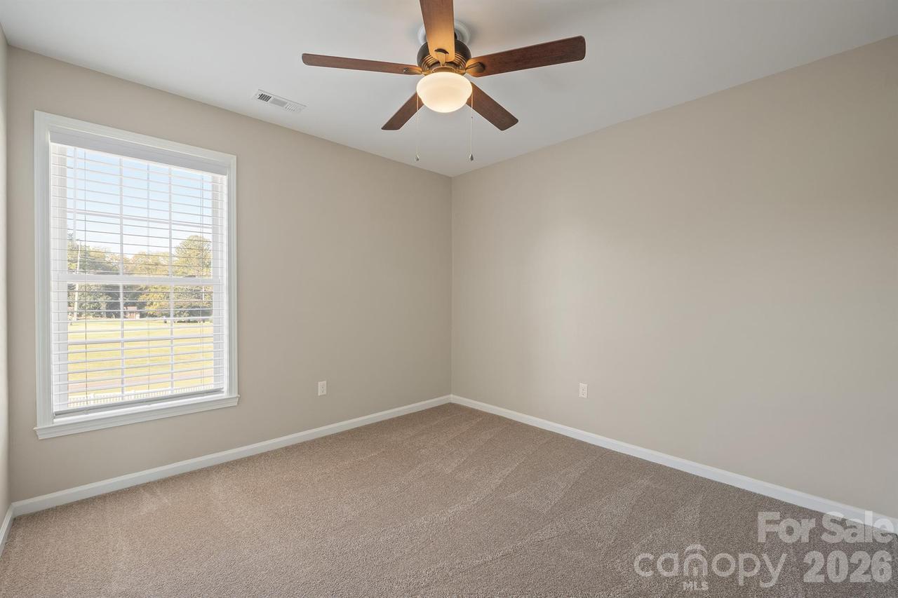 110 Fox Den Cir., Statesville, NC 28677
