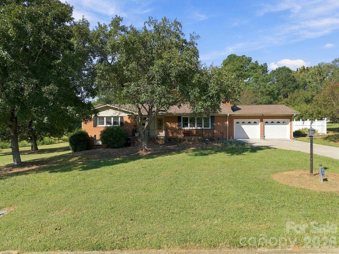 82 Henderson St., Badin, NC 28009