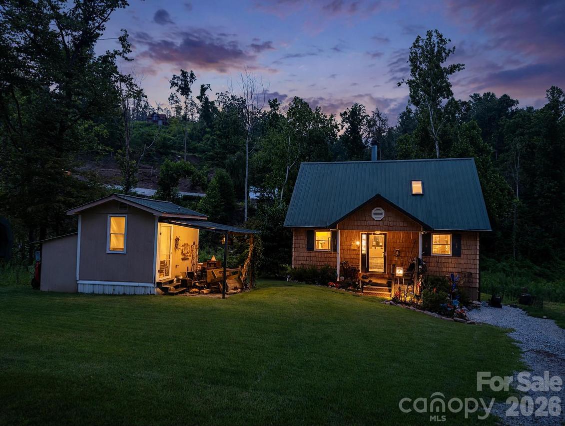 67 Alan Retreat Rd., Hendersonville, NC 28792