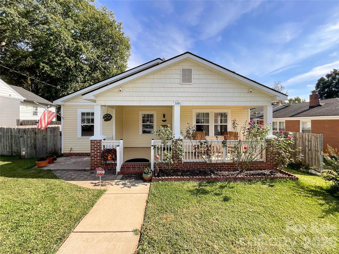 1501 Effingham Rd., Charlotte, NC 28208