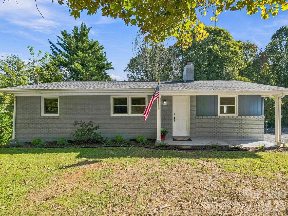 71 Murphy Hill Rd., Weaverville, NC 28787
