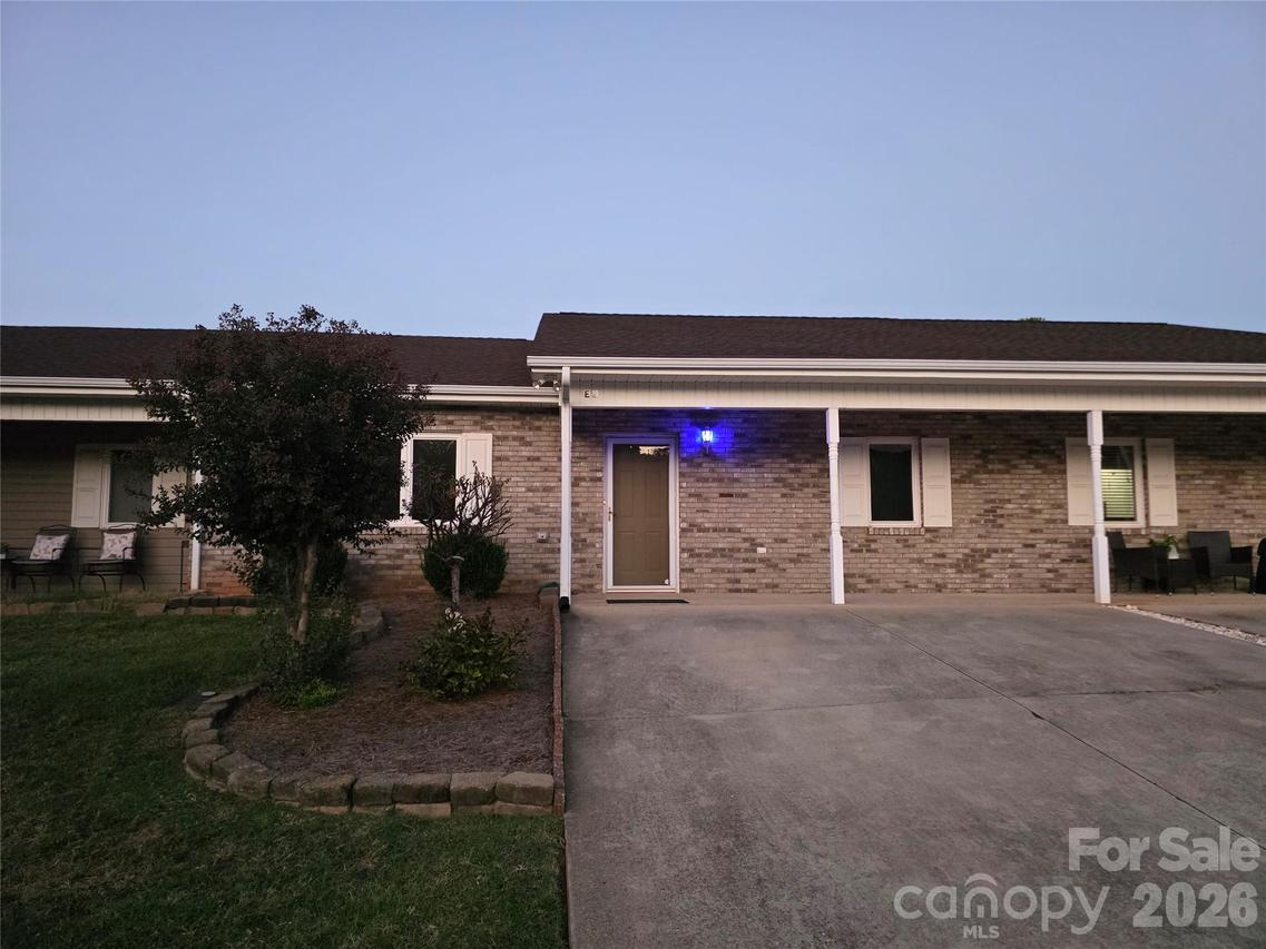 505 2nd Street Pl. #E2, Conover, NC 28613