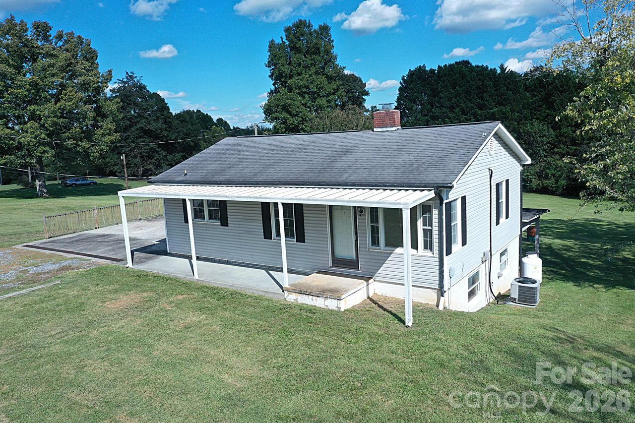 3383 Evans Dr., Connelly Springs, NC 28612
