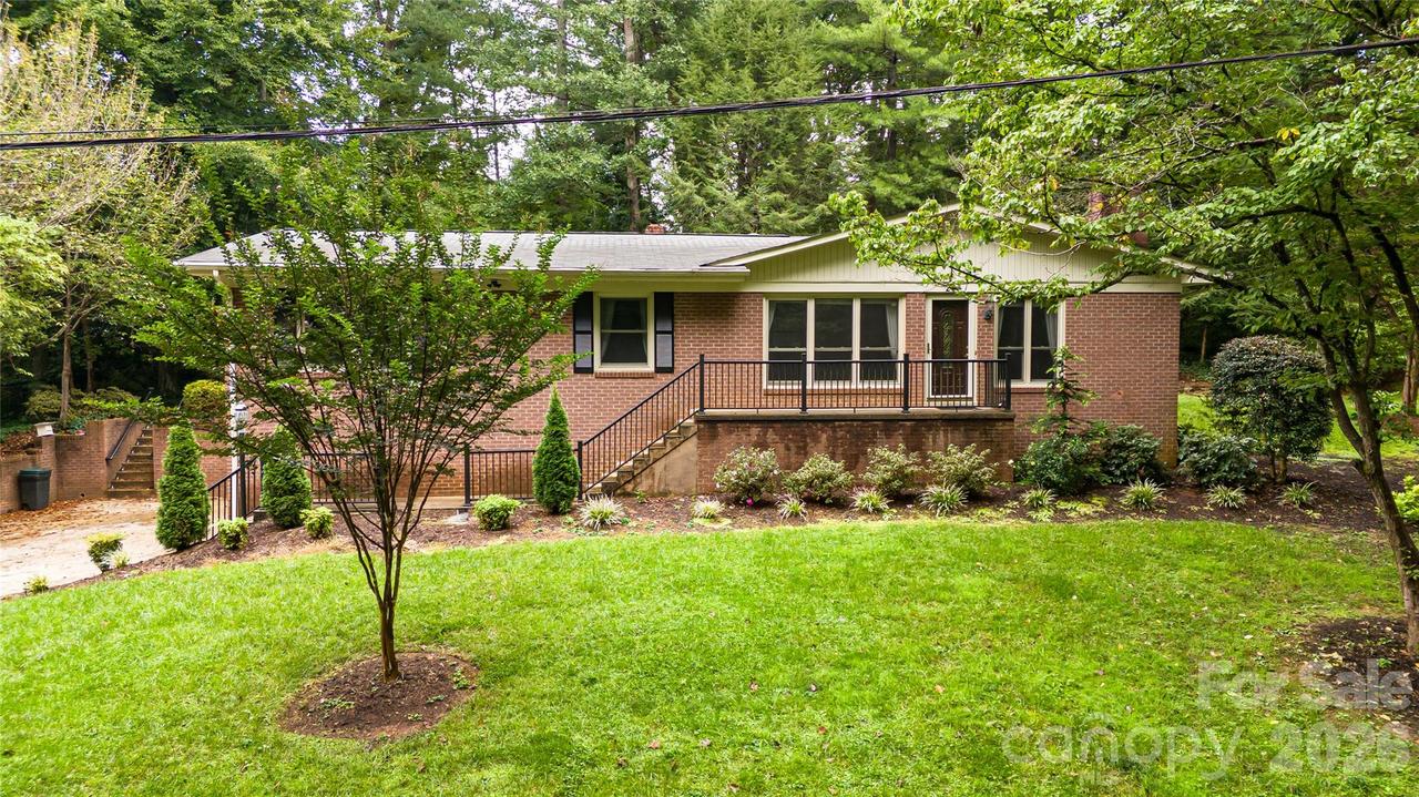 204 Sherwood Pl., Morganton, NC 28655