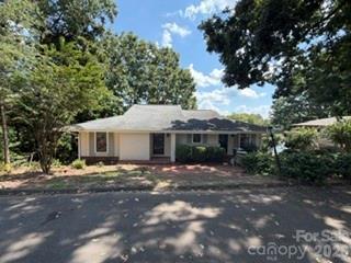 3622 W Club Colony Dr., Gastonia, NC 28056