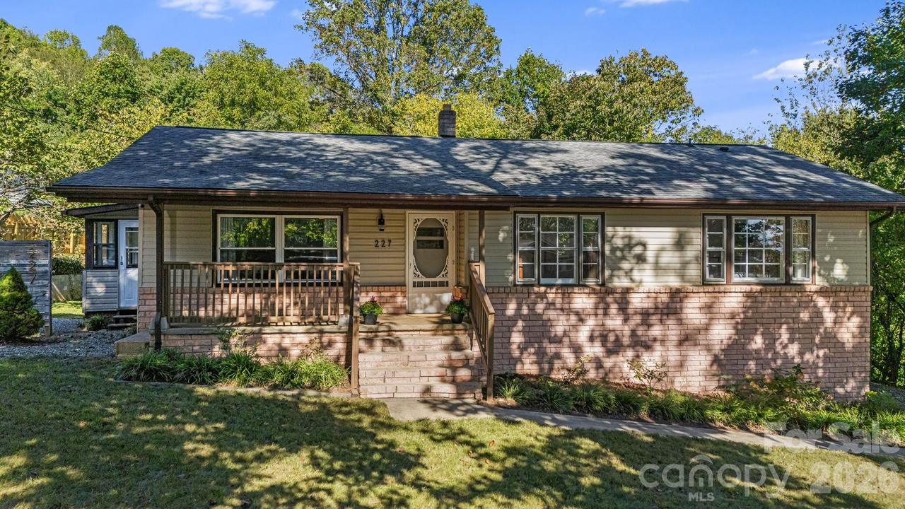 227 Cedar Hill Rd., Asheville, NC 28806