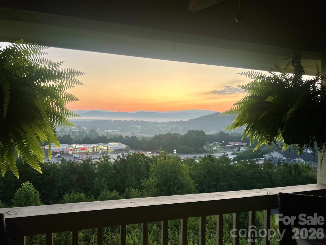 55 Rotunda Cir. #1403, Asheville, NC 28806