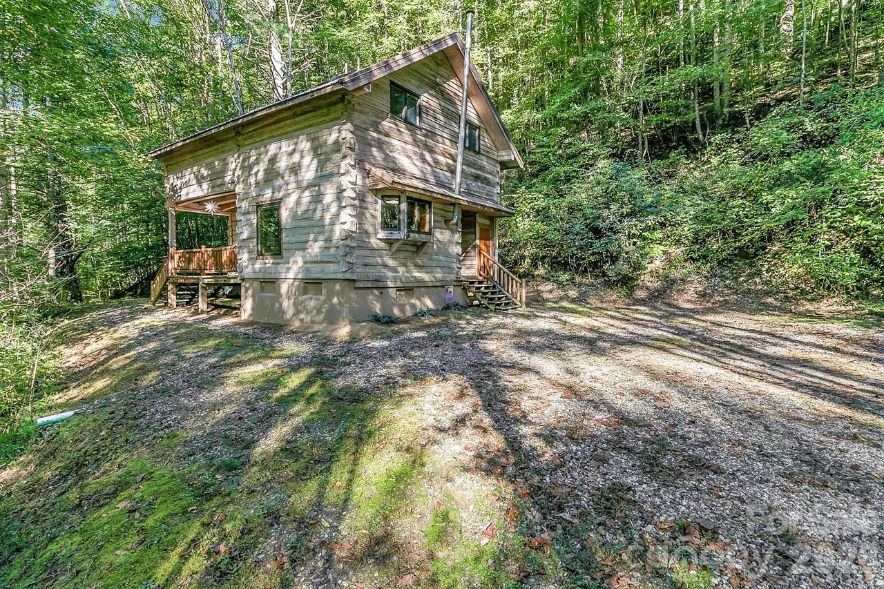 8579 Big Pine Rd., Marshall, NC 28753