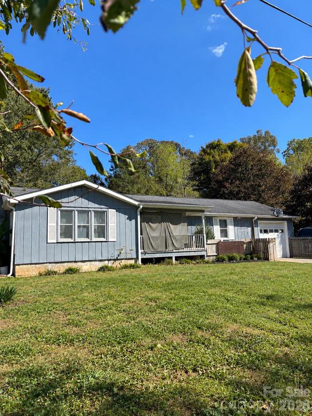 203 Regan St., East Flat Rock, NC 28726