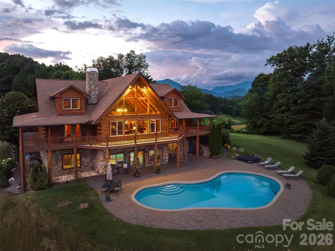 316 Stevenson Cove Rd., Waynesville, NC 28785