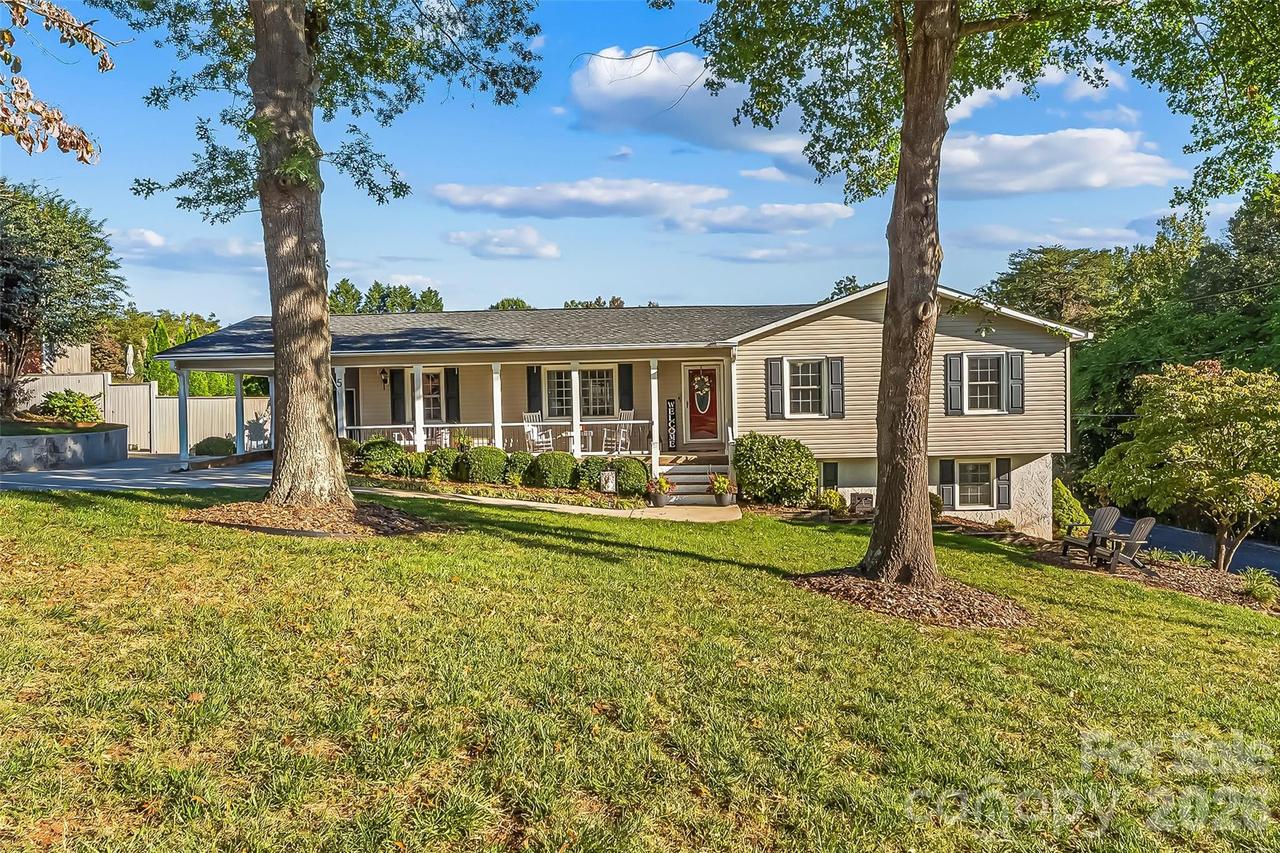5 Clearview St., Granite Falls, NC 28630