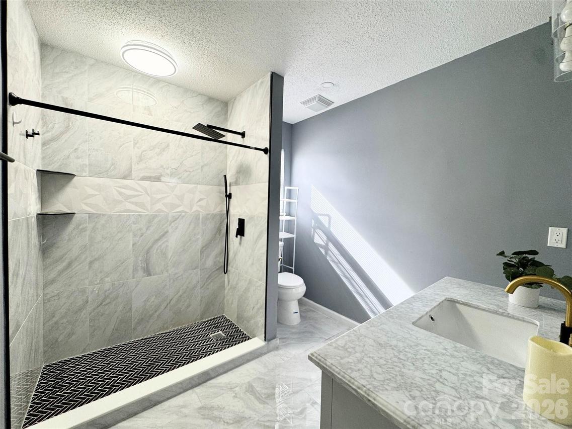 1634 Pamela Lorraine Dr., Charlotte, NC 28213