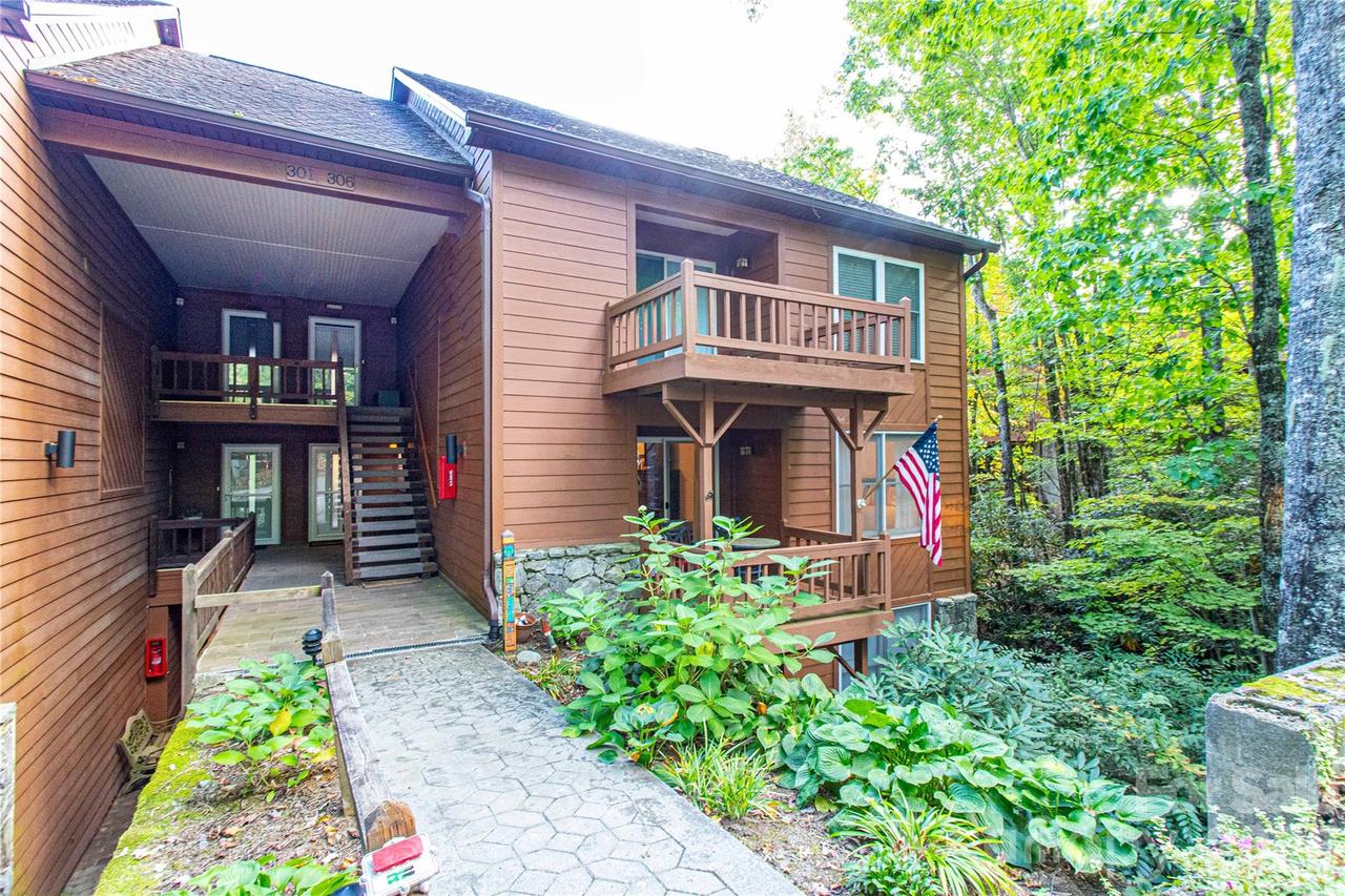 73 Toxaway Views Dr. #304, Lake Toxaway, NC 28747