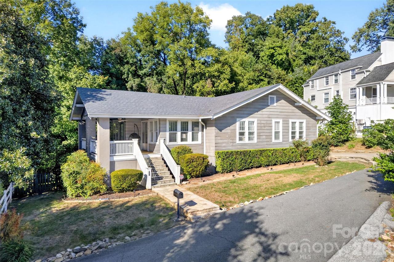 26 Hillside Dr., Marion, NC 28752