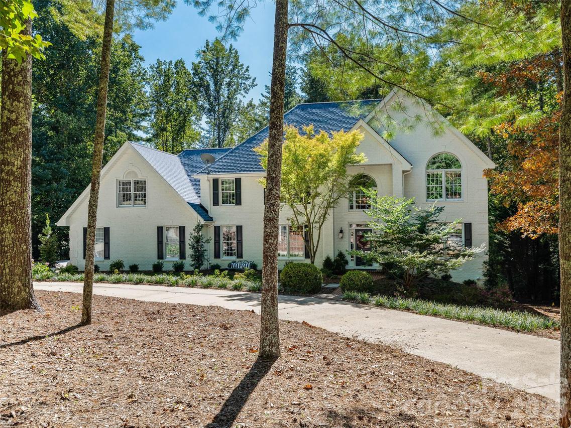 12 Dunnwoody Dr., Arden, NC 28704