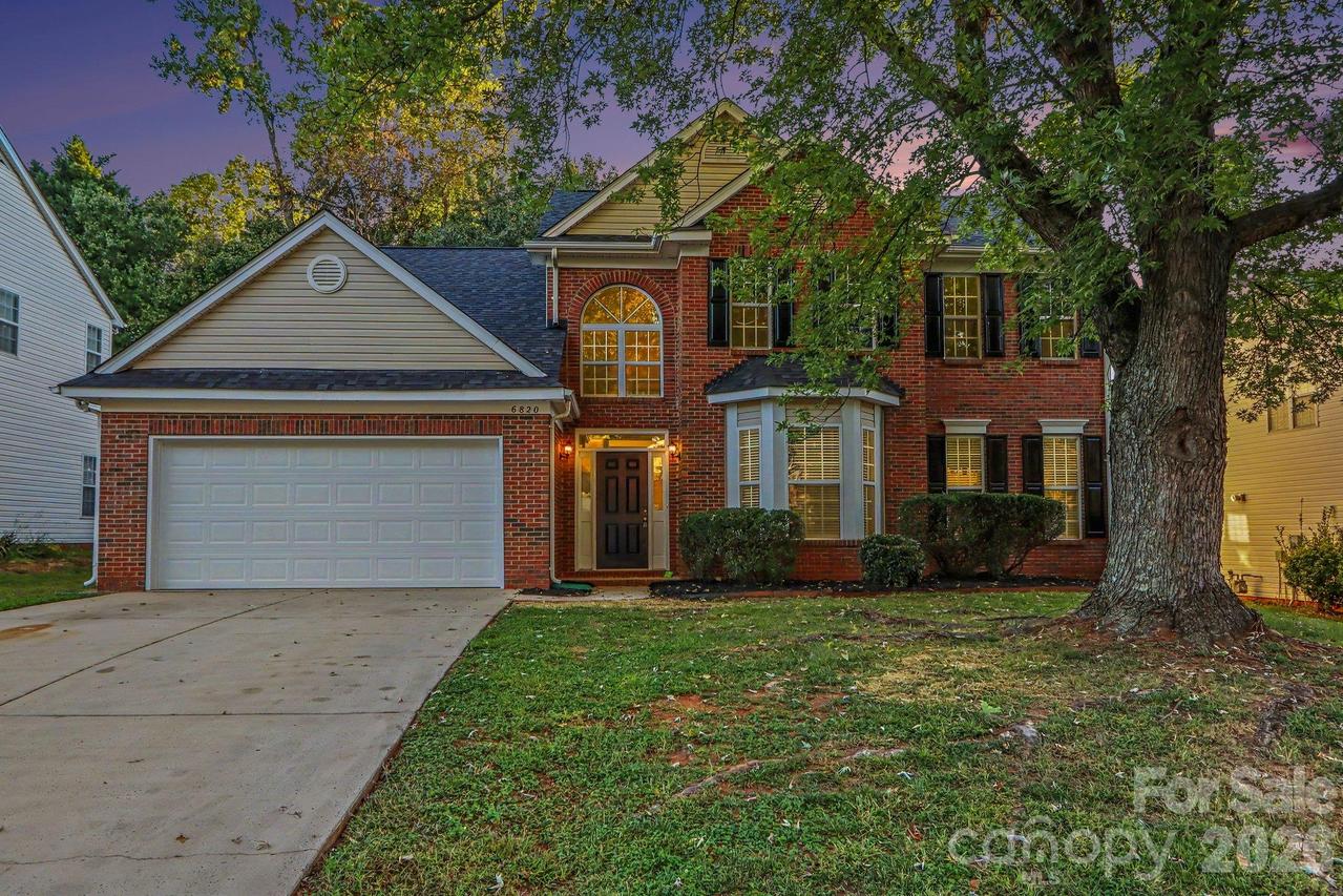 6820 Sweetfield Dr., Huntersville, NC 28078