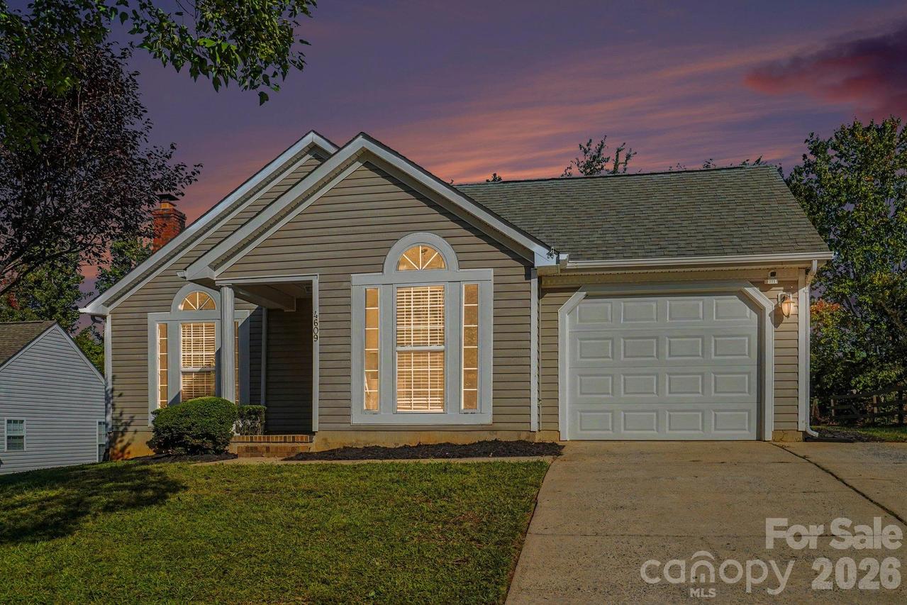 4609 Avalon Forest Ln., Charlotte, NC 28269
