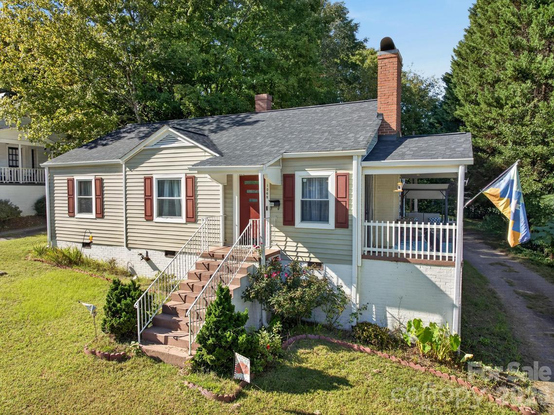 1068 14th Ave., Hickory, NC 28601