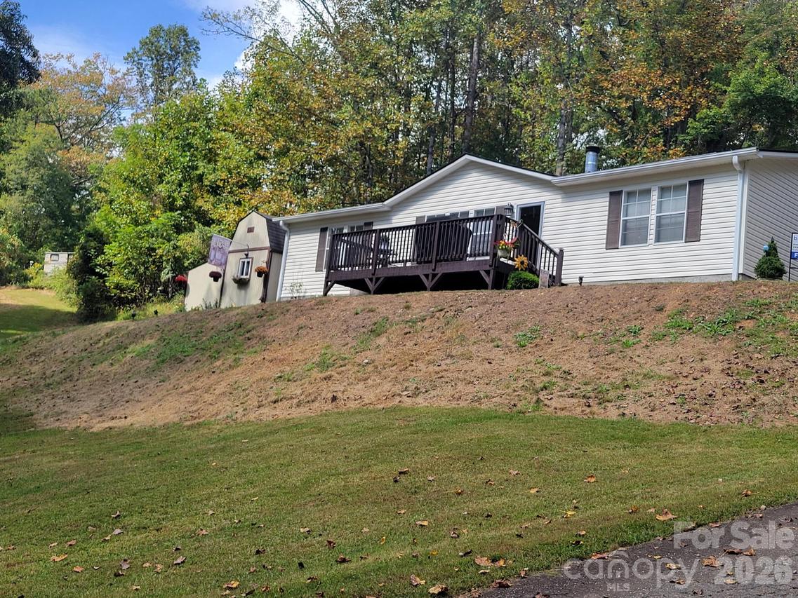 183 Gobbler Cir., Horse Shoe, NC 28742