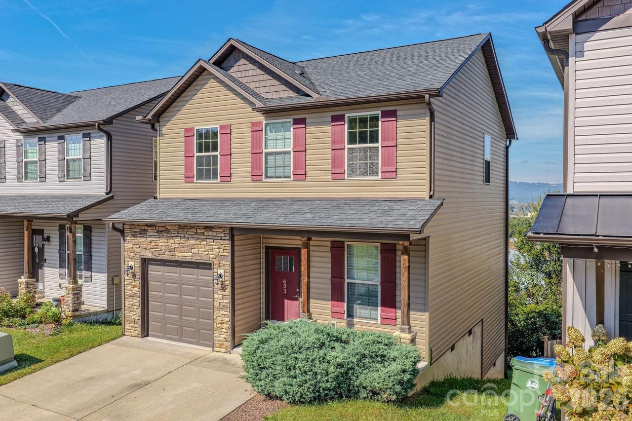 623 Cardwell Ln., Fletcher, NC 28732