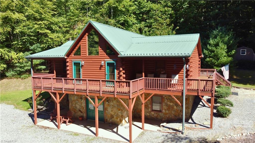 190 Molly Dr., Mcgrady, NC 28649