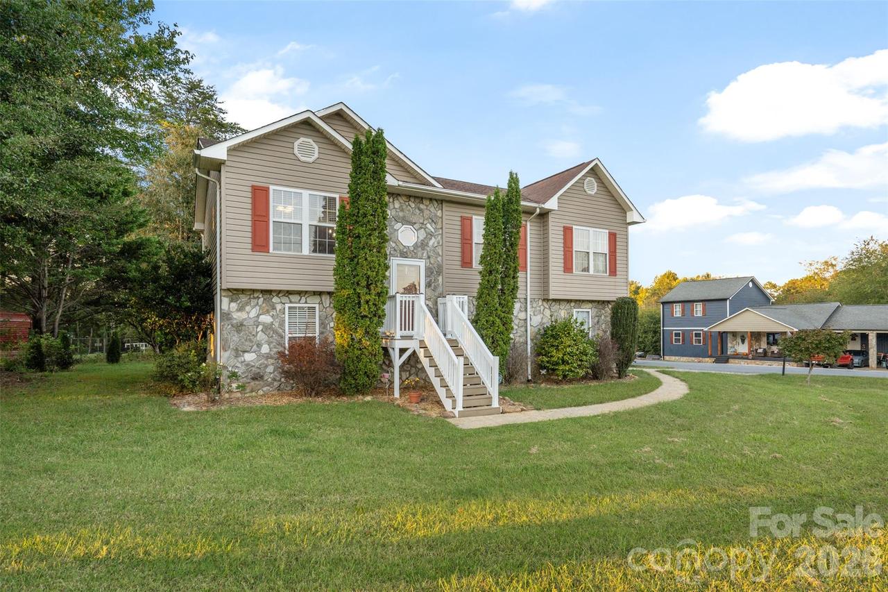 1500 Ivy Ln., Valdese, NC 28690