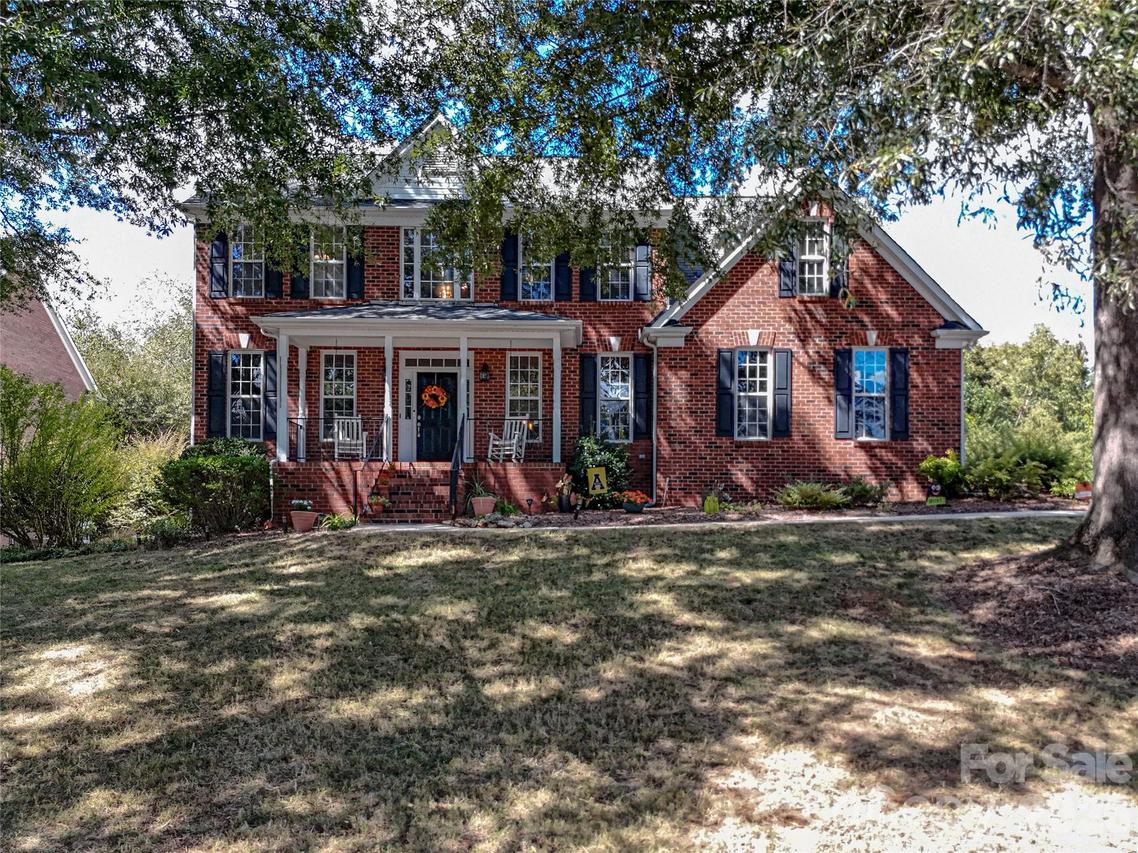 8120 Glamorgan Ln., Matthews, NC 28104
