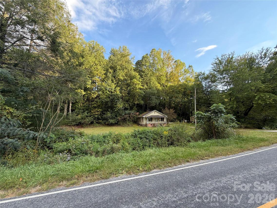 368 Laurel Dr., Saluda, NC 28773