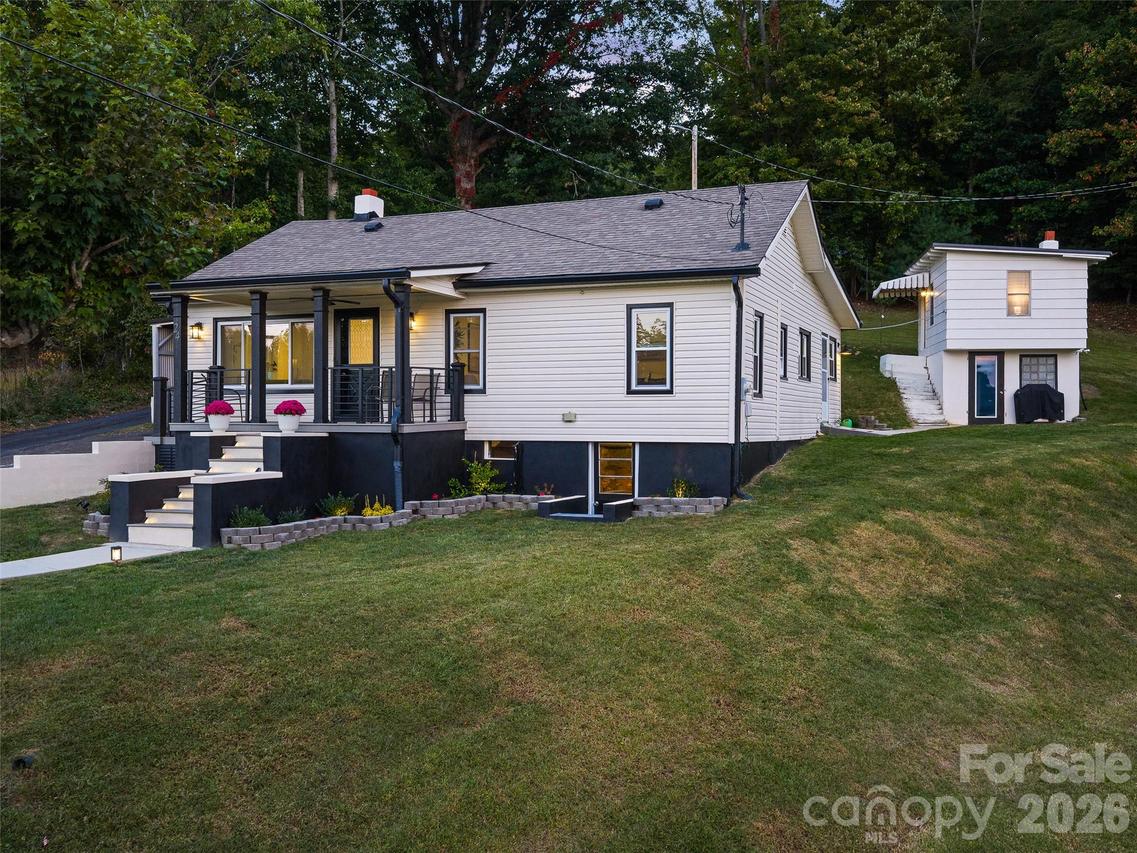 24 Blessing Way, Burnsville, NC 28714