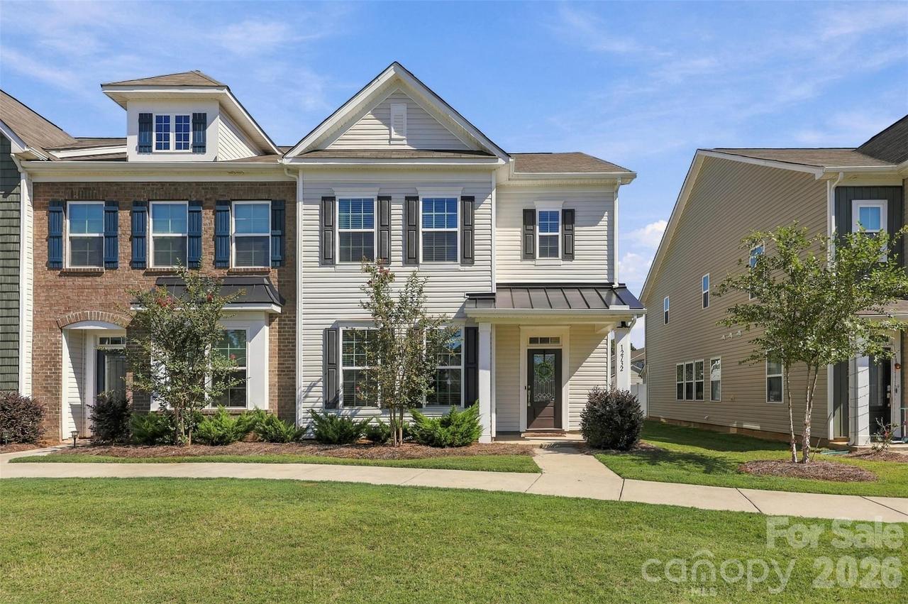 12732 Wandering Brook Dr., Charlotte, NC 28273