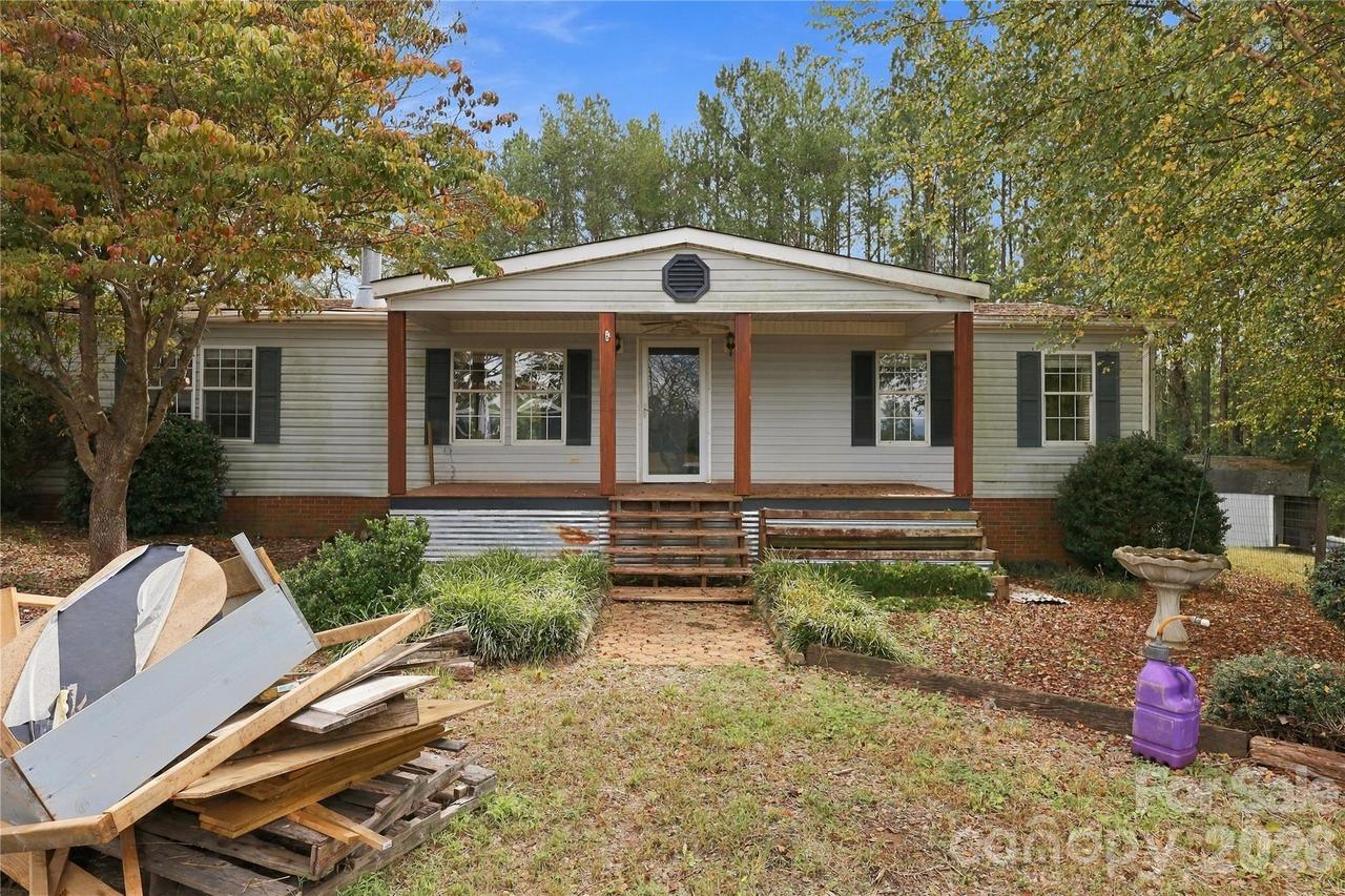 784 Big Level Rd., Mill Spring, NC 28756
