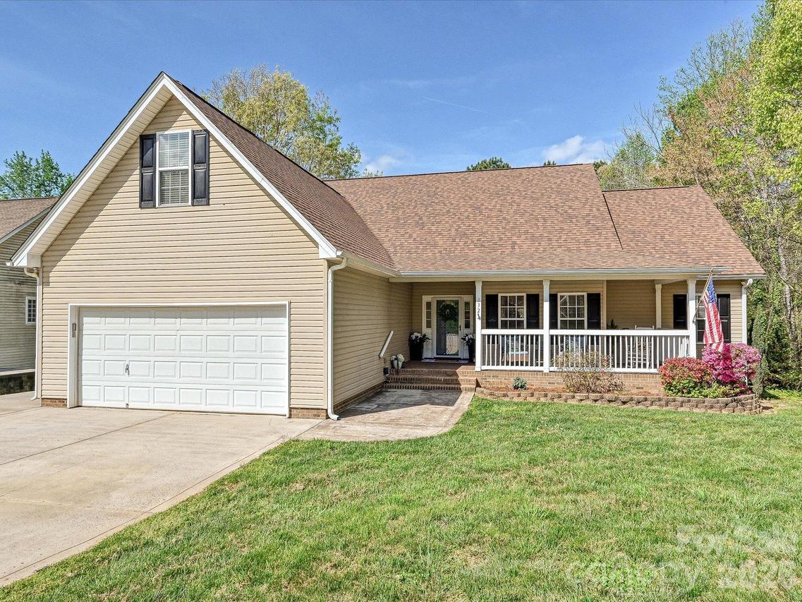 132 Gray Cliff Dr., Mooresville, NC 28117