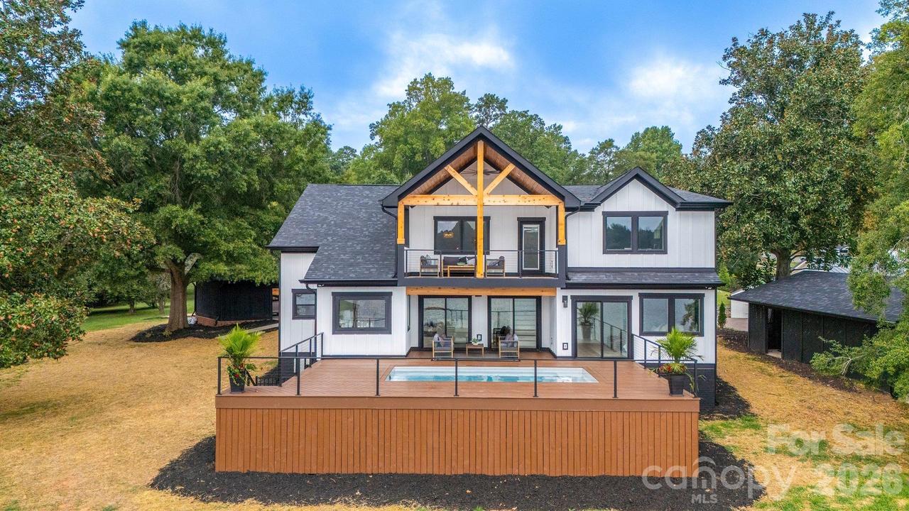 216 Lake Pines Ln., Lexington, NC 27292