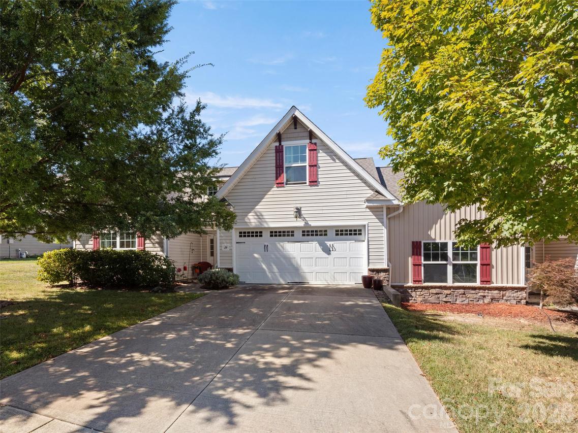 24 Loftin St., Weaverville, NC 28787