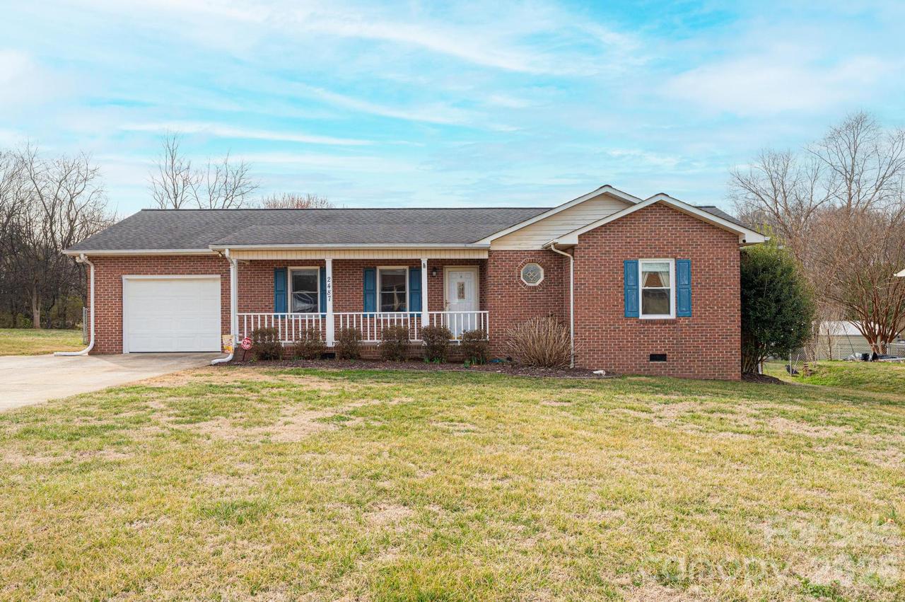 2487 Ashford Dr., Newton, NC 28658