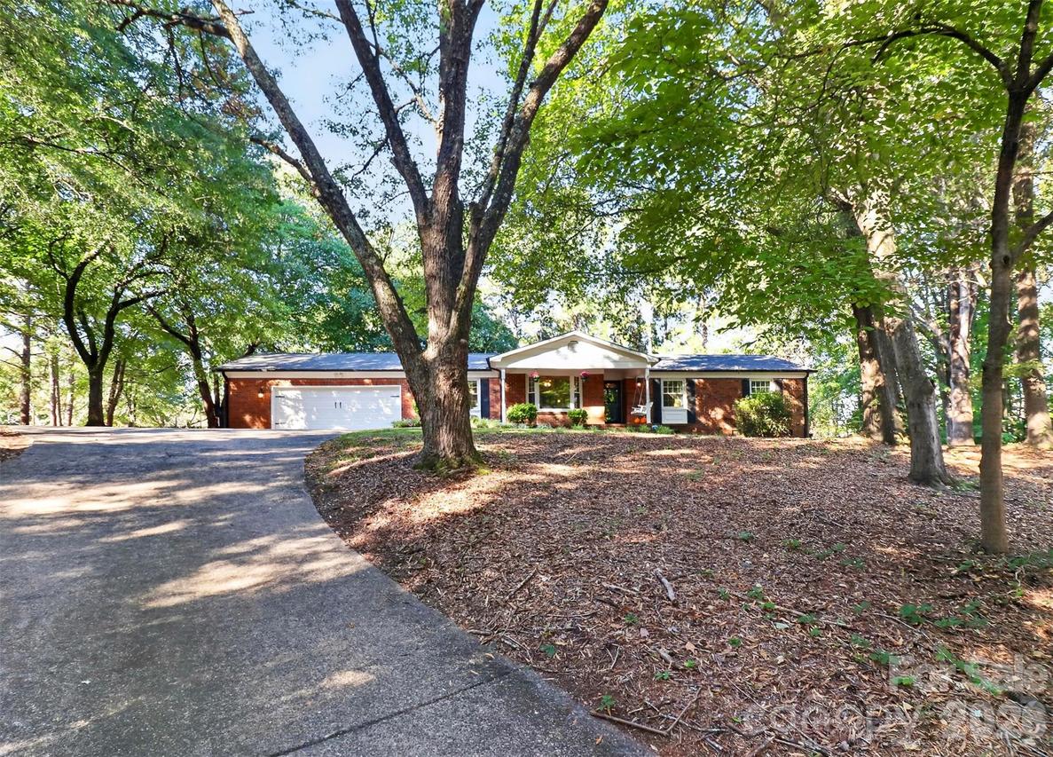 4301 Red Berry Ct., Charlotte, NC 28213