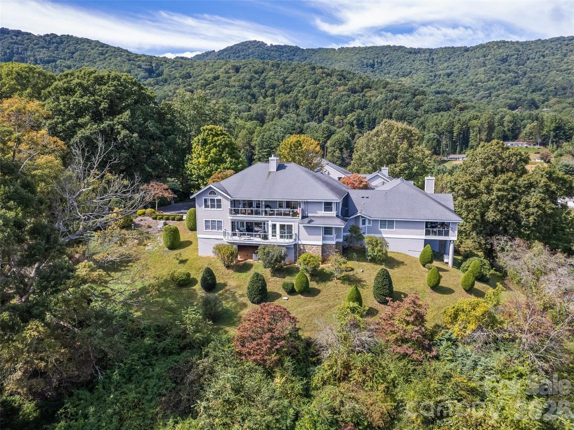 360 Skylark Ln., Waynesville, NC 28786