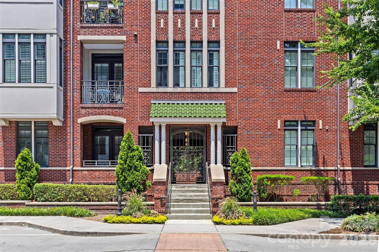 2810 Selwyn Ave. #209, Charlotte, NC 28209